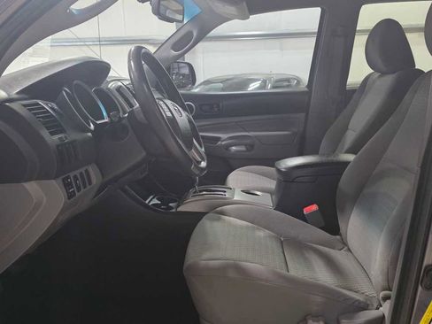 Used 2013 Toyota Tacoma PreRunner image 13