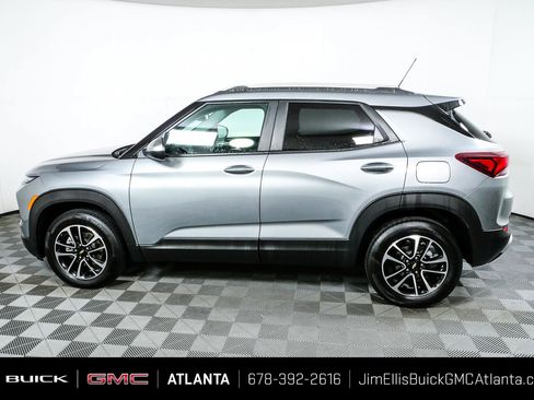 Used 2025 Chevrolet TrailBlazer LT AWD/4WD image 27