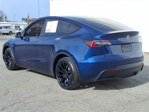 Used 2023 Tesla Model Y Long Range image 3