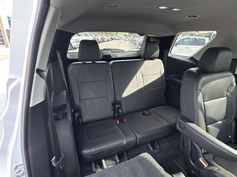 Used 2021 Chevrolet Traverse RS AWD/4WD image 17