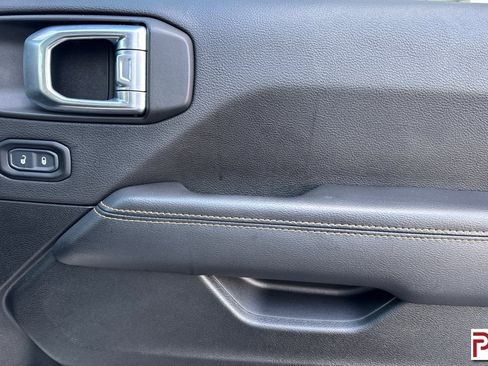 Used 2023 Jeep Gladiator Overland image 19