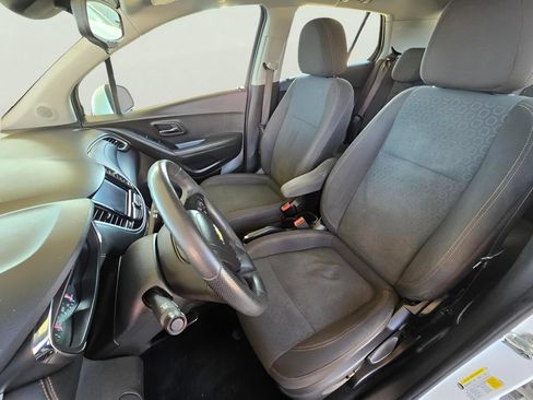 Used 2014 Chevrolet Traverse LS FWD image 26