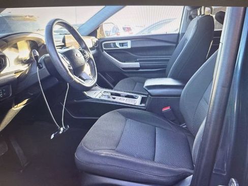Used 2022 Ford Explorer XLT image 17