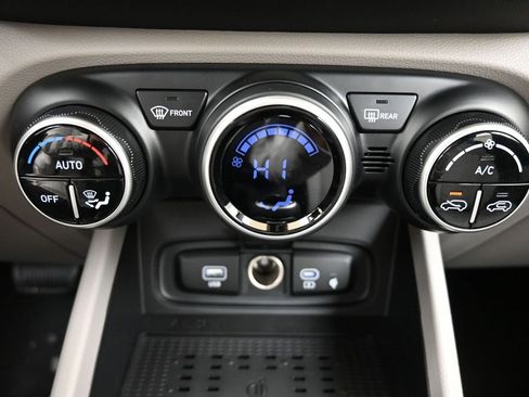 New 2026 Hyundai Venue SEL image 33