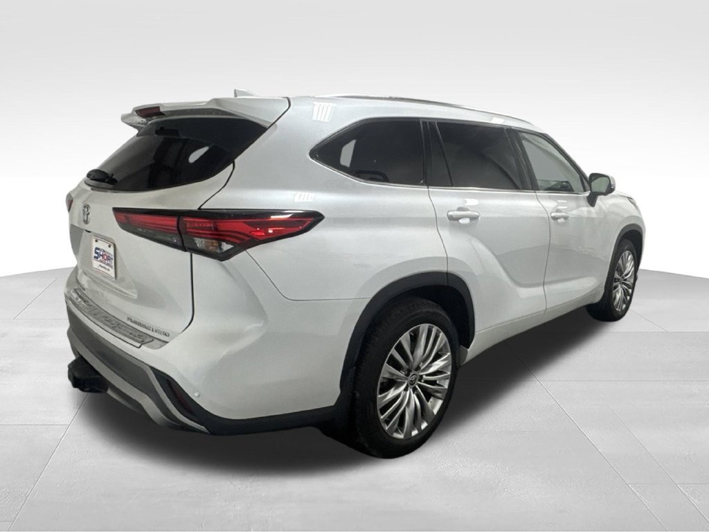 Used 2023 Toyota Highlander Platinum AWD/4WD image 7