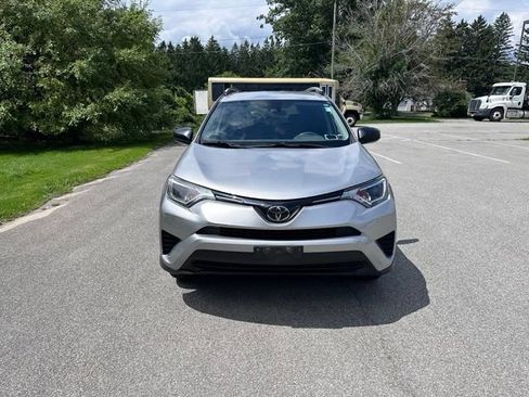 Used 2018 Toyota RAV4 LE w/ All Weather Liner Package AWD/4WD image 8