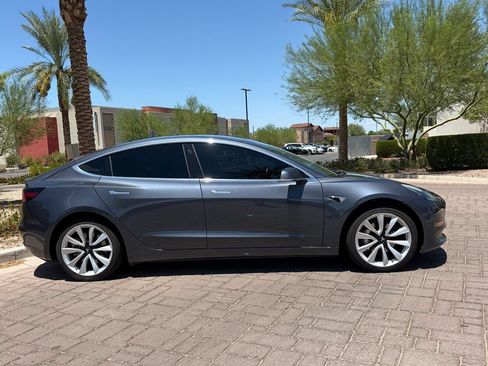 Used 2018 Tesla Model 3 Long Range RWD image 2