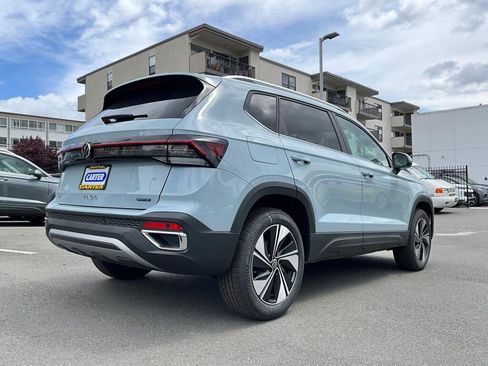 New 2026 Volkswagen Taos SE AWD/4WD image 8