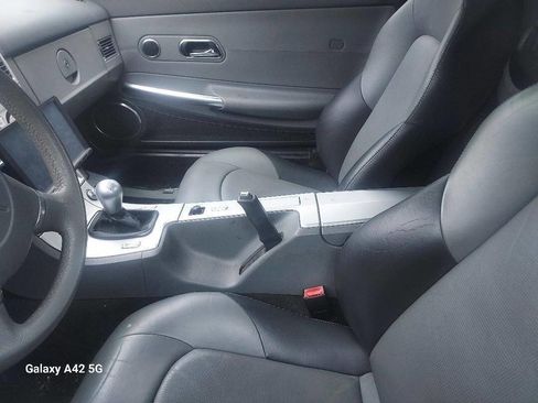 Used 2005 Chrysler Crossfire Limited RWD image 6