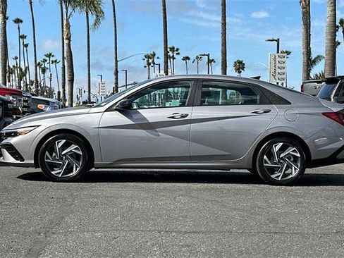 Certified 2025 Hyundai Elantra Sport image 7