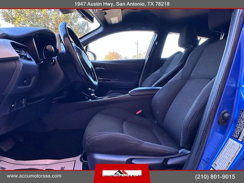 Used 2019 Toyota C-HR XLE image 11