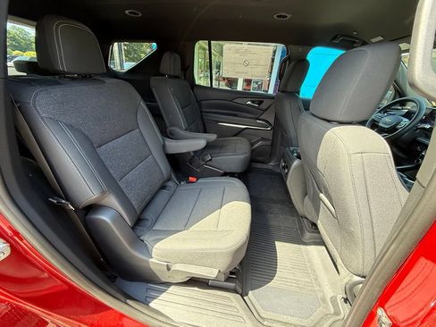 Used 2026 Chevrolet Traverse LT w/ LPO, Floor Liner Package AWD/4WD image 37