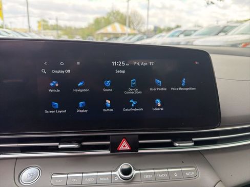 Used 2025 Hyundai Elantra SEL FWD image 28