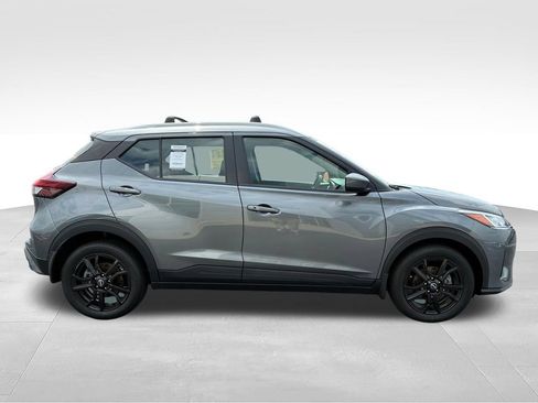Used 2023 Nissan Kicks SV w/ Exterior Package FWD image 6