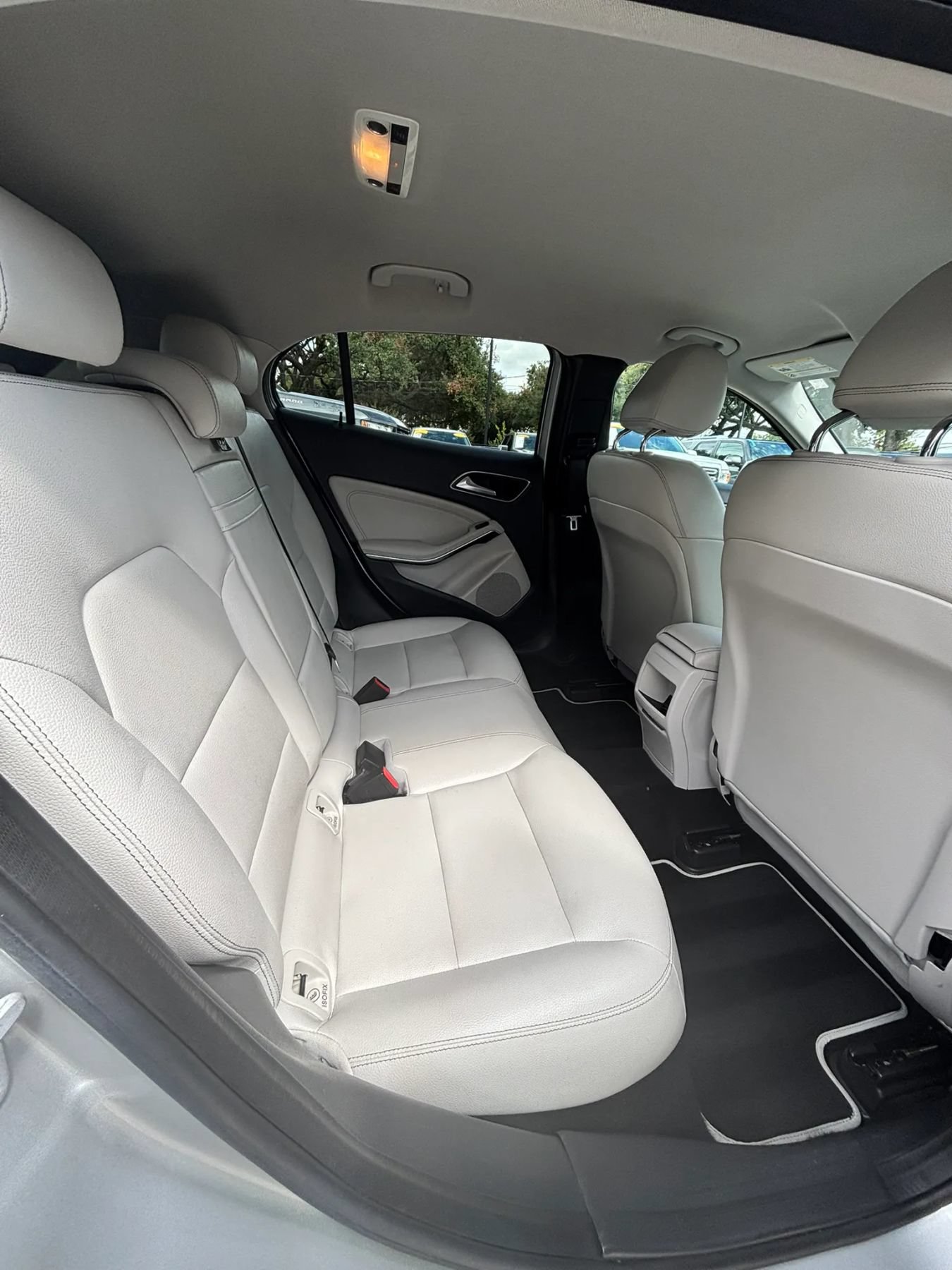 Used 2015 Mercedes-Benz GLA 250 image 18