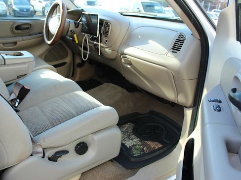 Used 2002 Ford F150 XLT image 11