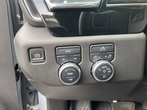 Used 2024 GMC Sierra 1500 Elevation image 22