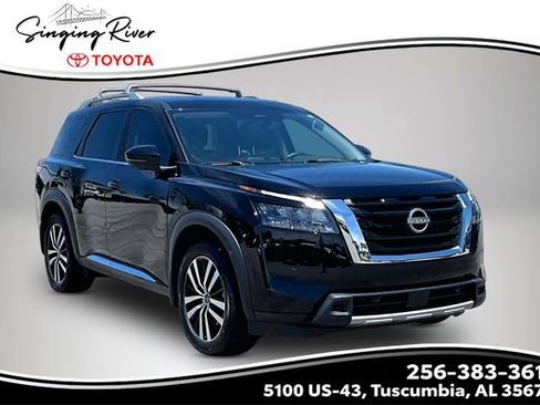 Used 2025 Nissan Pathfinder Platinum w/ Cargo Package FWD image 1