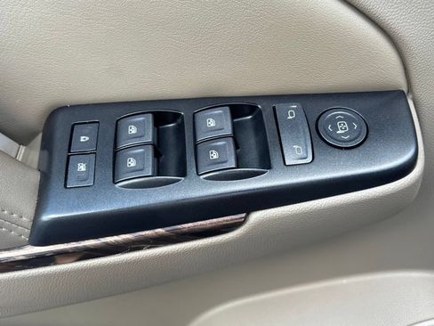 Used 2019 GMC Yukon SLE w/ SLE Value Package RWD image 7