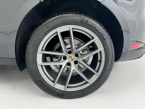 Used 2026 Porsche Macan AWD/4WD image 31