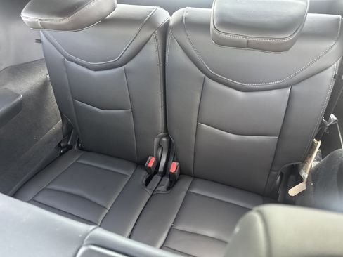 Used 2024 Cadillac XT6 Luxury w/ LPO, Floor Liner Package AWD/4WD image 14