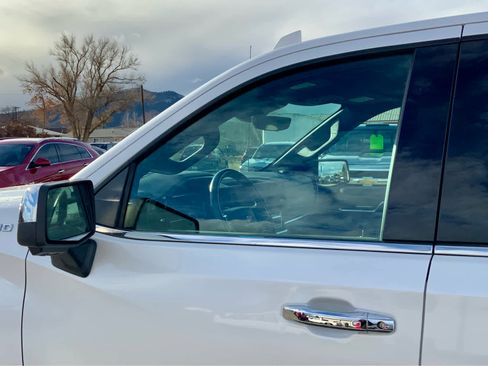 Used 2022 Chevrolet Silverado 1500 LTZ w/ LTZ Premium Package image 16