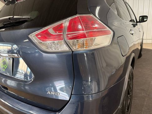 Used 2016 Nissan Rogue S w/ Appearance Package AWD/4WD image 16