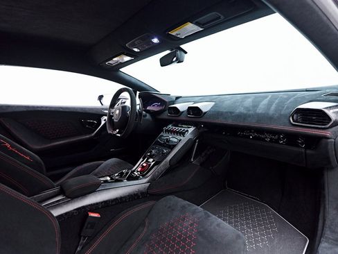 Used 2018 Lamborghini Huracan Performante image 57