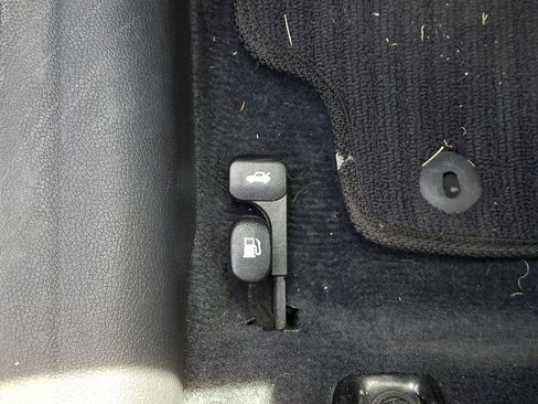 Used 2013 Hyundai Elantra Limited FWD image 25