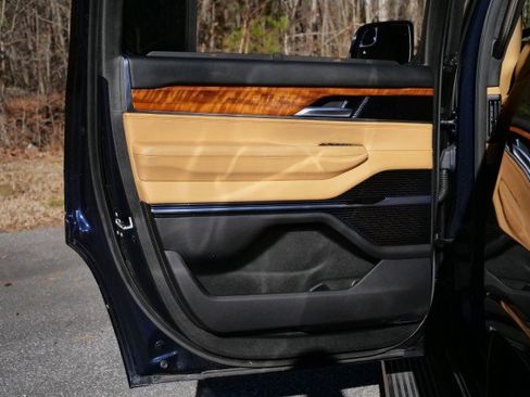 Used 2022 Jeep Grand Wagoneer Series III w/ Rear Seat Video Group 1 image 38