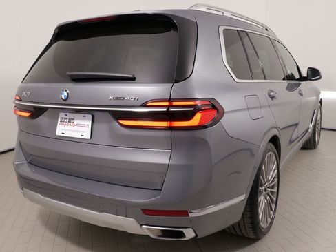 Used 2023 BMW X7 xDrive40i image 13