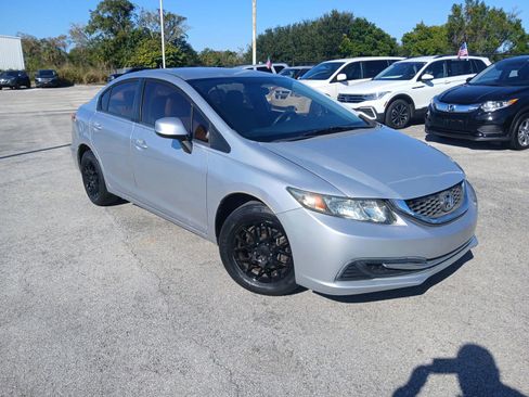 Used 2013 Honda Civic LX image 2