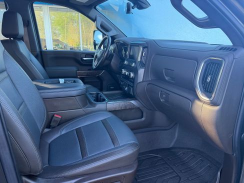 Used 2022 GMC Sierra 3500 Denali w/ Denali Ultimate Package AWD/4WD image 6