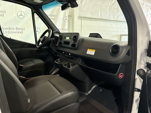 New 2025 Mercedes-Benz Sprinter 2500 image 19