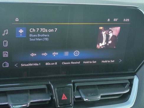 Used 2025 Chevrolet TrailBlazer LT AWD/4WD image 16