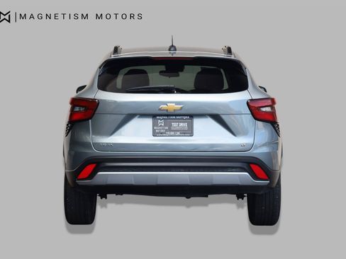 Used 2024 Chevrolet Trax LT FWD image 8
