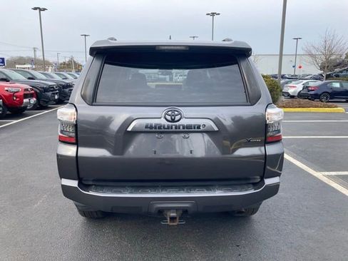 Used 2019 Toyota 4Runner SR5 Premium image 4
