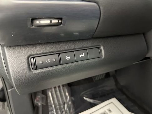 New 2026 Nissan Pathfinder SL w/ SL Premium Package AWD/4WD image 31