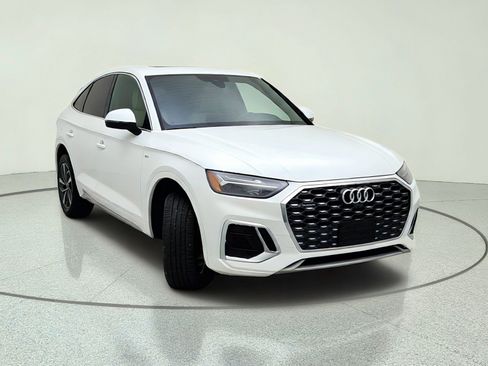 Used 2023 Audi Q5 2.0T Premium w/ Convenience Package AWD/4WD image 4