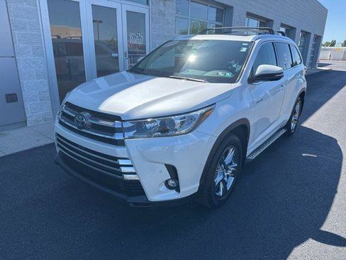Certified 2019 Toyota Highlander Limited Platinum AWD/4WD image 2