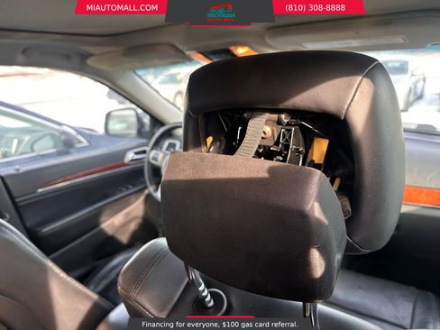 Used 2013 Jeep Grand Cherokee Limited w/ Luxury Group II image 22