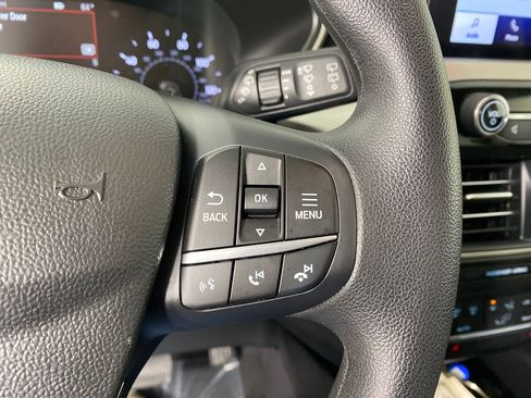 Used 2020 Ford Escape SE image 15