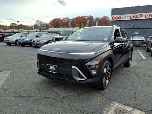 Used 2025 Hyundai Kona SEL image 3