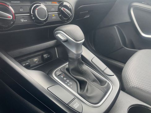 Used 2025 Kia Soul LX w/ LX Technology Package image 41