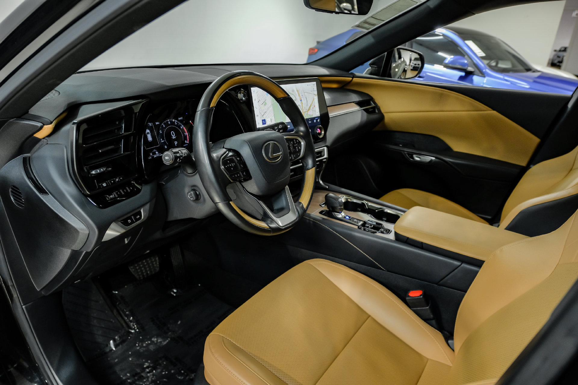 Used 2024 Lexus RX 350 Premium w/ Cold Area Package FWD image 3