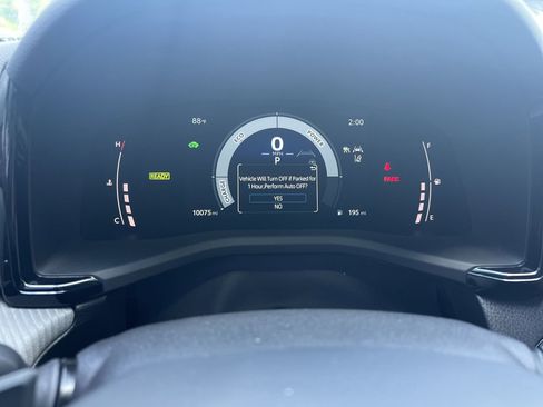 Used 2025 Toyota Camry SE w/ Convenience Package FWD image 21