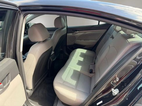 Used 2018 Hyundai Elantra Limited FWD image 12