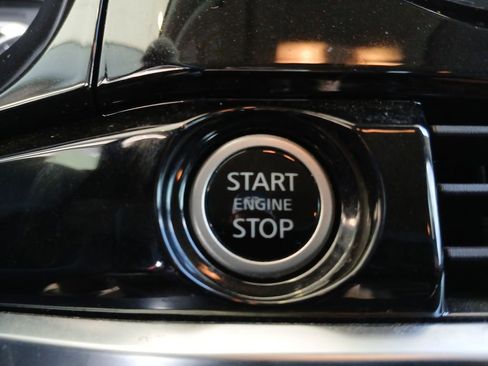 Used 2023 Nissan Pathfinder SL w/ Lighting Package (N92) image 17