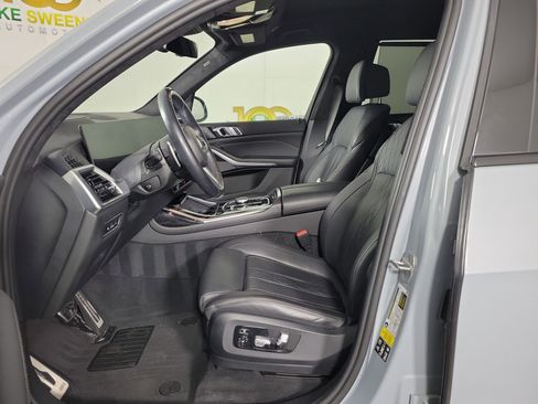 Used 2024 BMW X7 xDrive40i w/ M Sport Package image 5