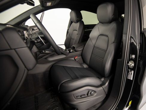 New 2026 Porsche Cayenne S image 6